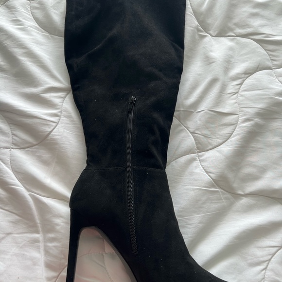 Nine West Brand New over the knee stiletto boot. Wide calf size 10 Black boot - Picture 6 of 7